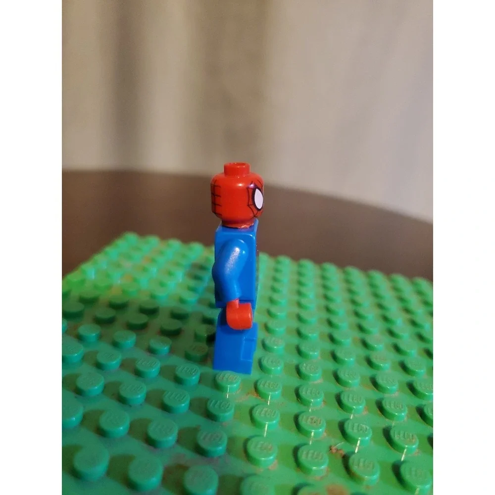 LEGO Marvel Super Heroes Spider-Man Minifigure Red Blue Classic Suit sh038